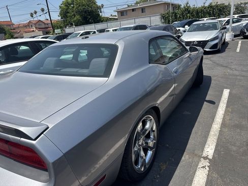 Used 2014 Dodge Challenger R/T RWD image 5
