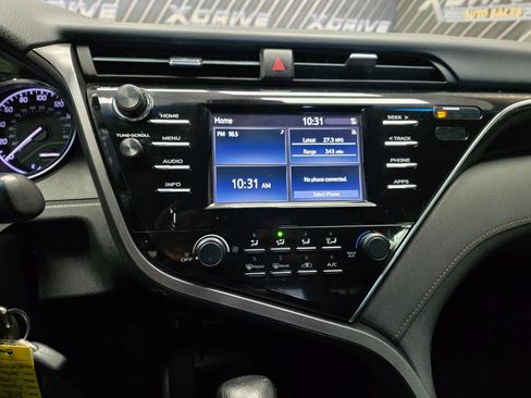 Used 2018 Toyota Camry LE image 22