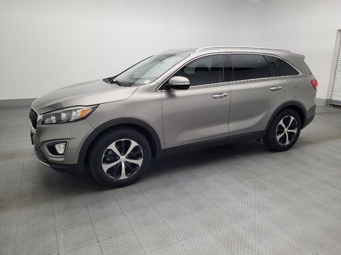Used 2017 Kia Sorento EX image 2