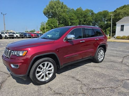 Used 2017 Jeep Grand Cherokee Limited w/ Trailer Tow Group IV AWD/4WD image 3