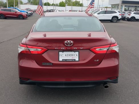 Used 2018 Toyota Camry LE FWD image 6