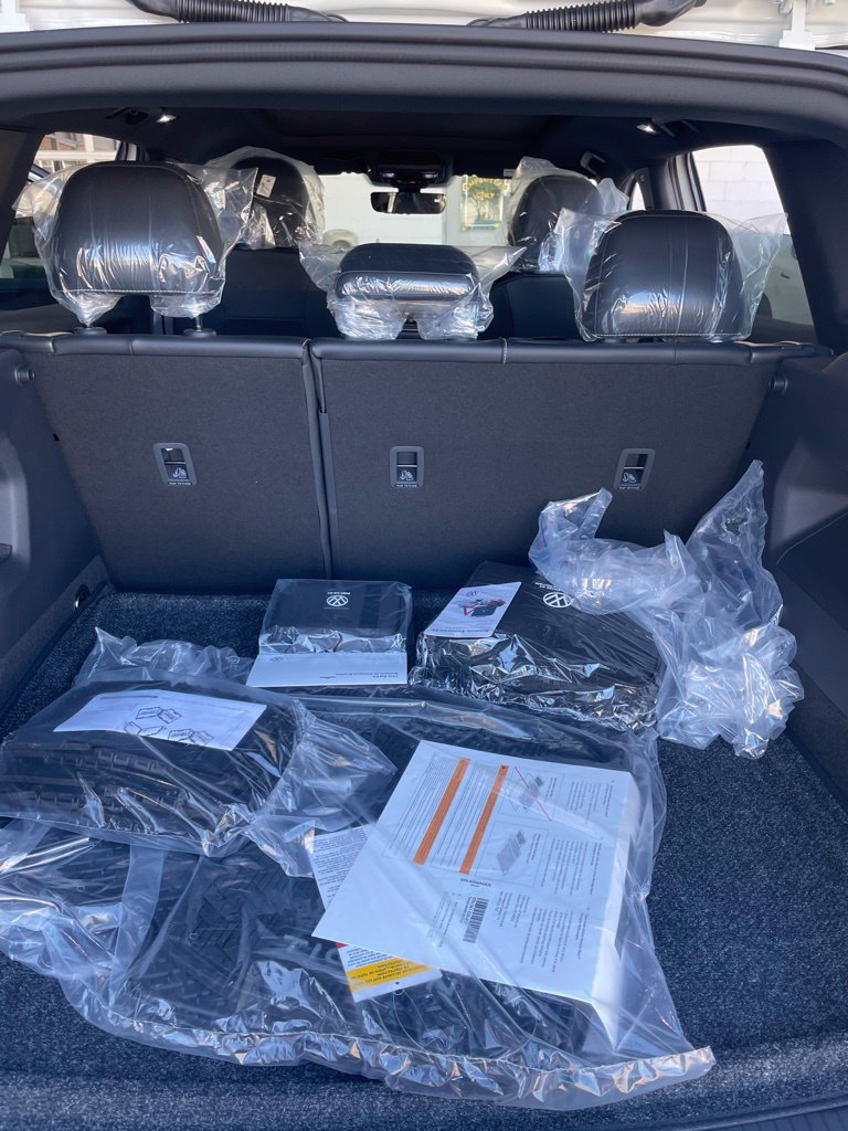 New 2026 Volkswagen Tiguan SE R-Line AWD/4WD image 11