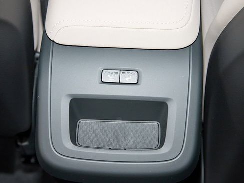 New 2026 Volvo XC60 B5 Plus w/ Protection Package Premier image 22