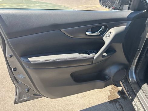 Used 2015 Nissan Rogue SV AWD/4WD image 4