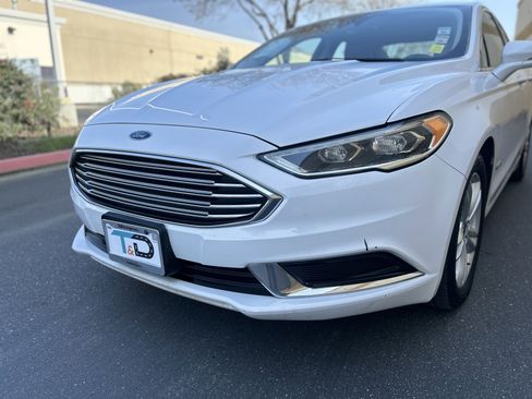 Used 2018 Ford Fusion SE w/ Equipment Group 602A image 4