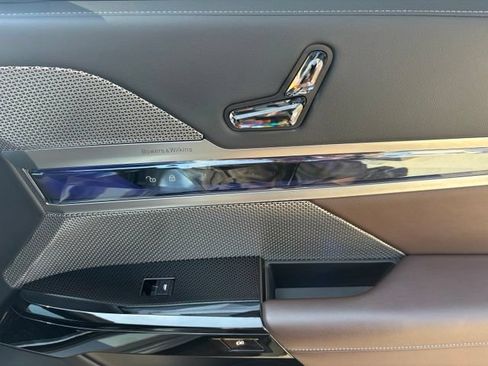 Certified 2024 BMW i7 xDrive60 AWD/4WD image 29