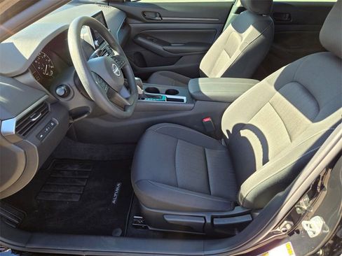 Used 2025 Nissan Altima 2.5 S image 12