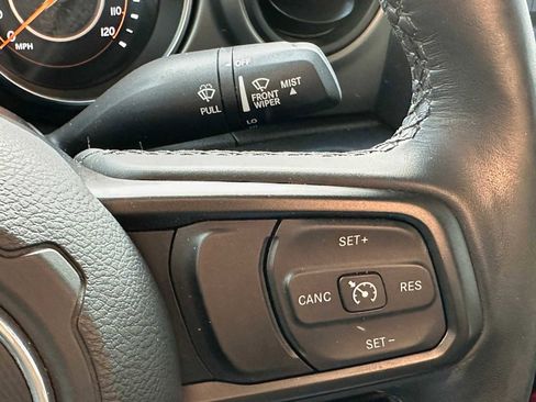 Used 2022 Jeep Gladiator Sport image 36