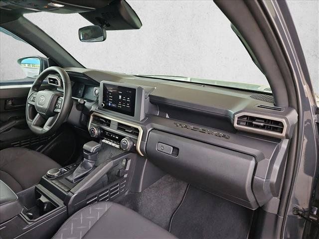 Used 2025 Toyota Tacoma SR AWD/4WD image 21