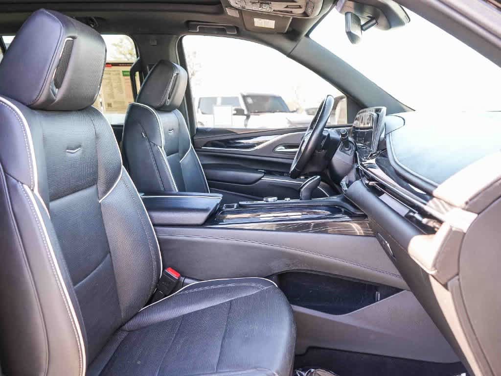 Used 2024 Cadillac Escalade ESV Sport AWD/4WD image 17