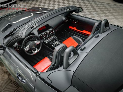 Used 2020 Mercedes-Benz AMG GT Roadster image 34