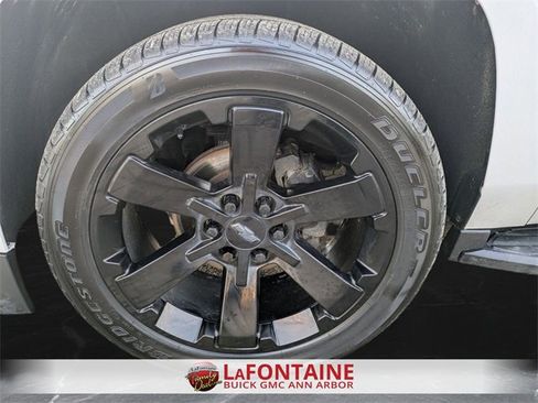 Certified 2020 Chevrolet Suburban LT w/ Luxury Package image 32