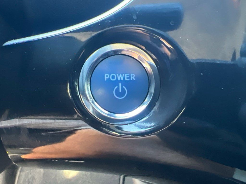 Used 2021 Toyota Prius L Eco FWD image 51