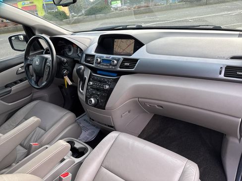 Used 2012 Honda Odyssey Touring Elite image 18
