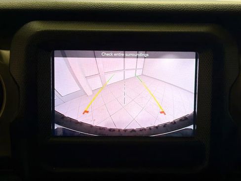 Used 2018 Jeep Wrangler Unlimited Sport S image 12