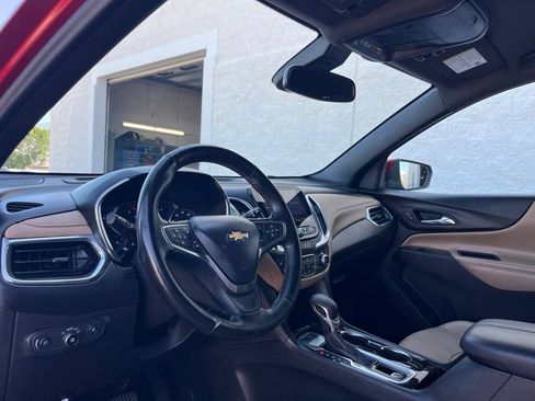 Used 2023 Chevrolet Equinox Premier AWD/4WD image 9