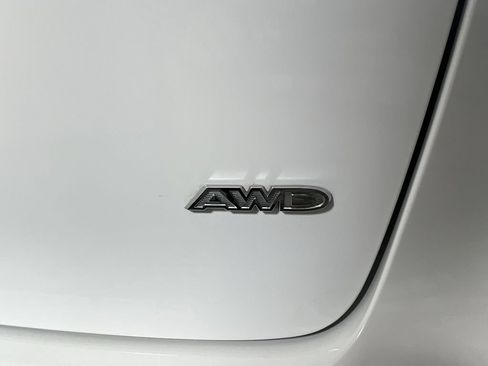 Used 2024 Chrysler Pacifica Touring-L AWD/4WD image 30