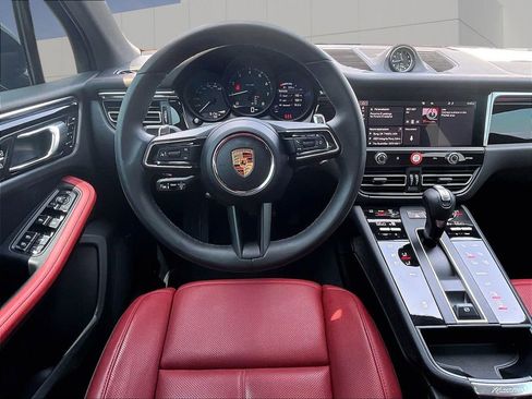 Certified 2024 Porsche Macan AWD/4WD image 13