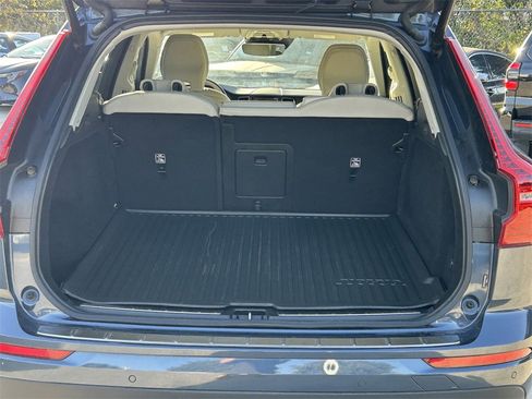 Used 2021 Volvo XC60 T5 Momentum w/ Protection Package Premier image 15