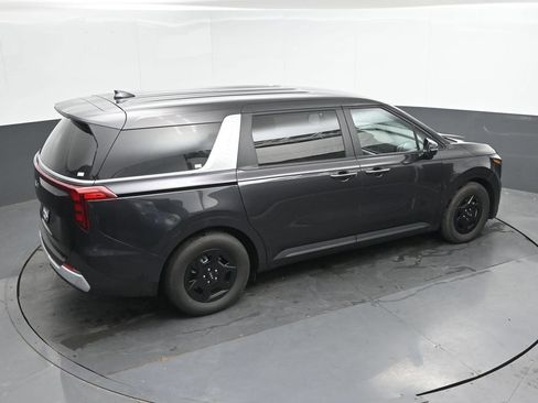 Used 2026 Kia Carnival FWD image 30