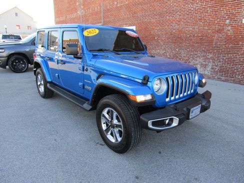 Used 2022 Jeep Wrangler Unlimited Sahara w/ Cold Weather Group image 1