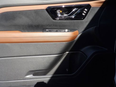 Used 2025 Subaru Forester Touring w/ Protection Package image 9