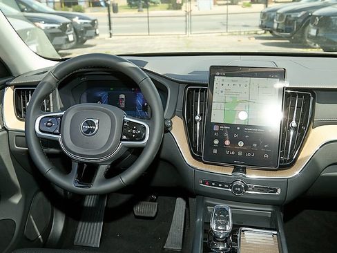 New 2026 Volvo XC60 T8 Ultra w/ Climate Package AWD/4WD image 22
