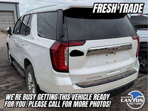 Used 2023 GMC Yukon SLT w/ SLT Luxury Package AWD/4WD image 3