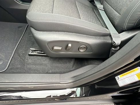 New 2026 Chevrolet Traverse LT image 14