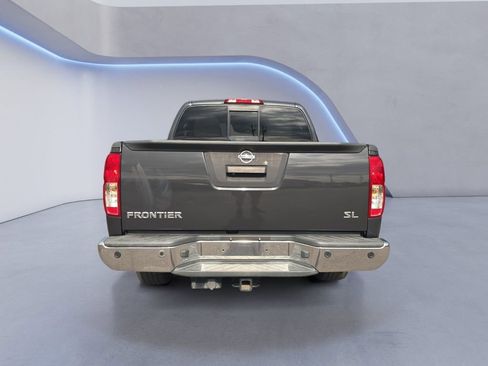 Used 2014 Nissan Frontier SL RWD image 4
