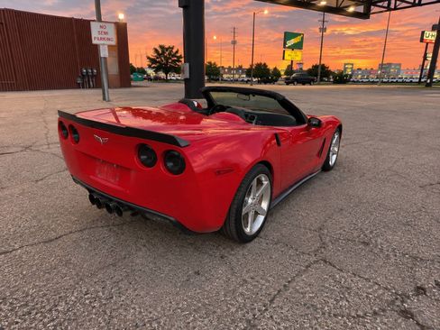 Used 2006 Chevrolet Corvette Convertible w/ Preferred Equipment Group RWD image 31