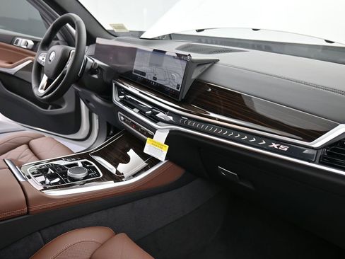 New 2026 BMW X5 xDrive50e image 20