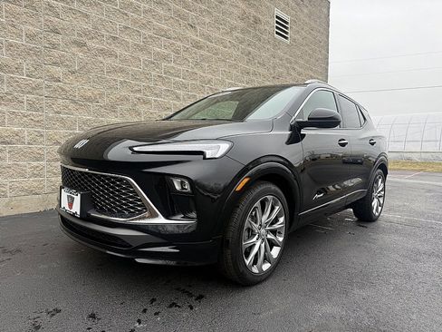 Used 2024 Buick Encore GX Avenir w/ Avenir Technology Package image 4