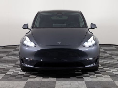 Used 2023 Tesla Model Y Long Range AWD/4WD image 11
