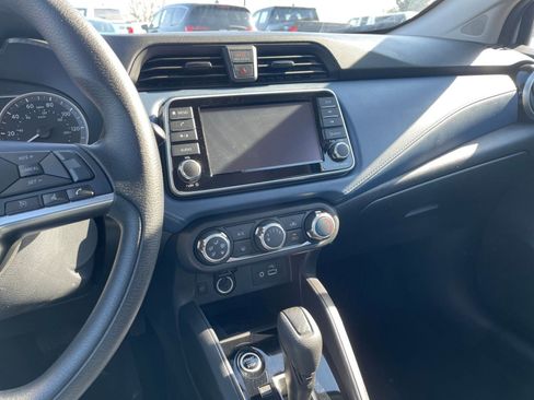 Used 2025 Nissan Versa SV image 17