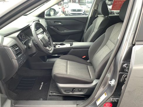 Used 2026 Nissan Rogue SV w/ Cold Weather Package FWD image 18