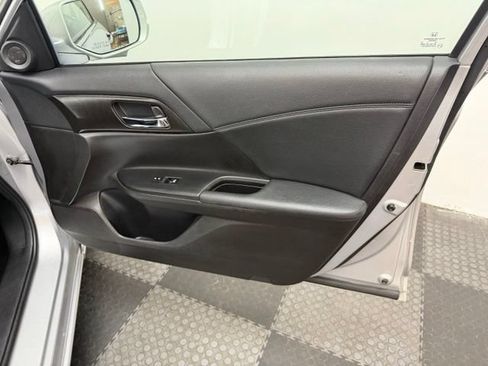 Used 2015 Honda Accord EX image 39