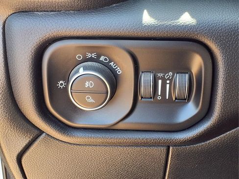 Used 2024 RAM 2500 Laramie AWD/4WD image 18