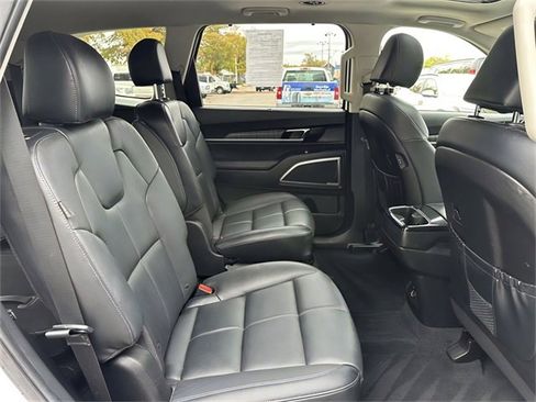 Used 2023 Kia Telluride EX w/ EX Captain's Chair Package image 27