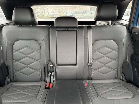 Used 2024 Volkswagen Atlas Cross Sport SE image 29