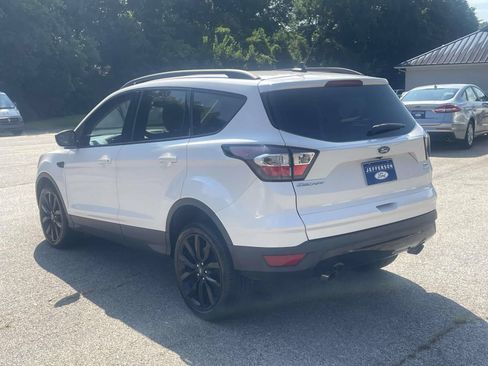 Used 2018 Ford Escape SEL w/ SEL Sport Appearance Package FWD image 9