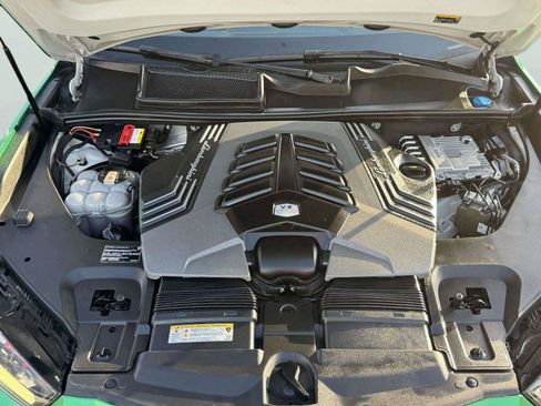 Used 2021 Lamborghini Urus AWD/4WD image 93