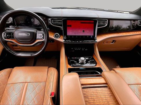 Used 2022 Jeep Grand Wagoneer Series III w/ Rear Seat Video Group 1 AWD/4WD image 16
