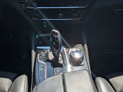 Used 2022 BMW M550i xDrive w/ Executive Package image 20