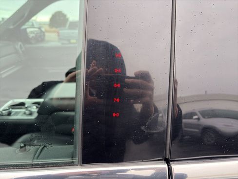 Used 2019 Ford Expedition XLT w/ Equipment Group 202A image 9