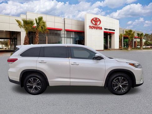 Used 2018 Toyota Highlander Plus image 4