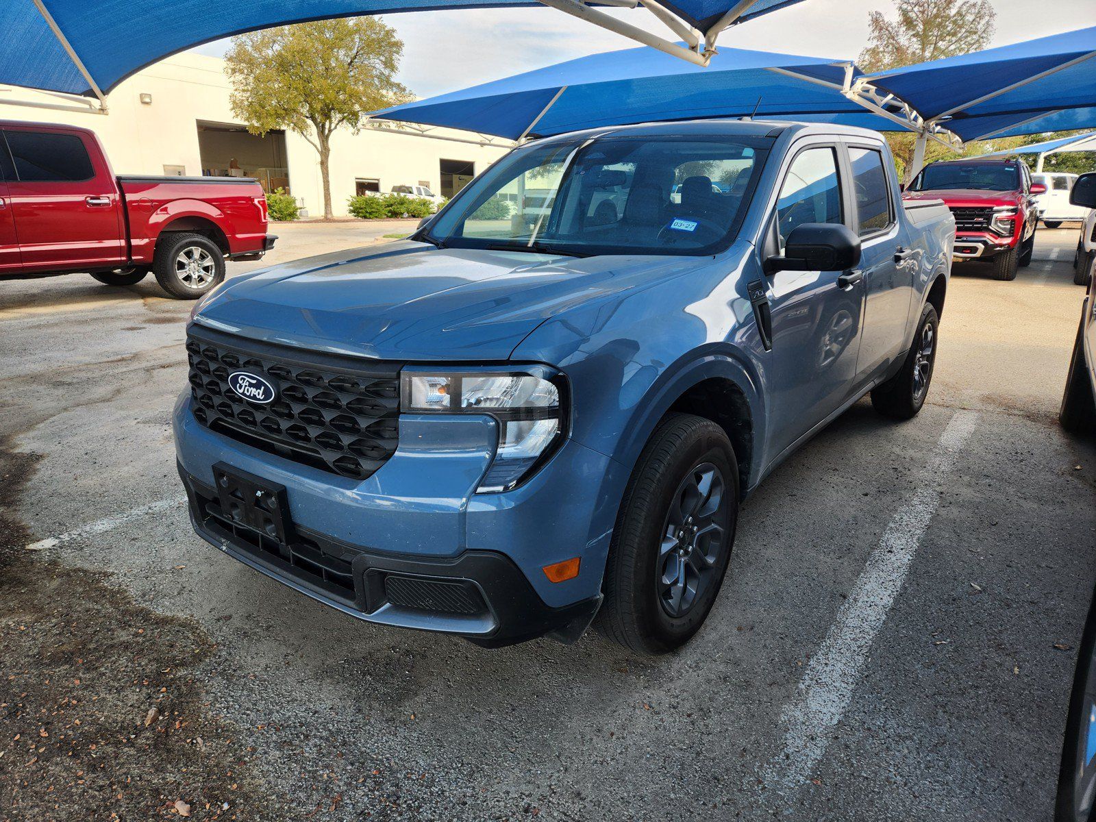 Used 2025 Ford Maverick XLT FWD image 2