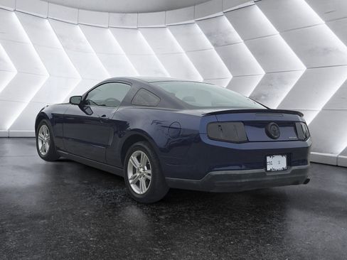 Used 2010 Ford Mustang Coupe image 5
