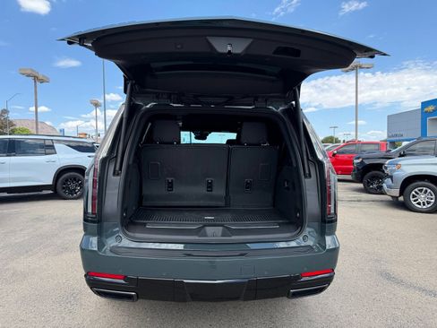 Used 2025 Cadillac Escalade Sport w/ LPO, Floor Liner Package AWD/4WD image 43