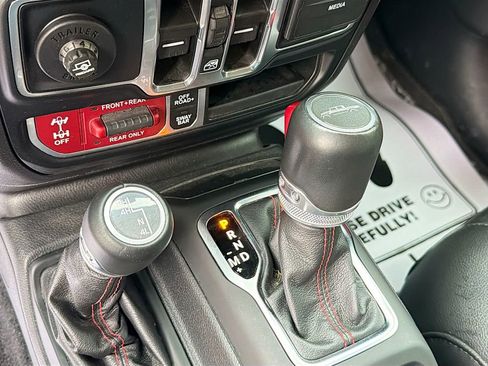 Used 2022 Jeep Gladiator Rubicon w/ LED Lighting Group AWD/4WD image 19